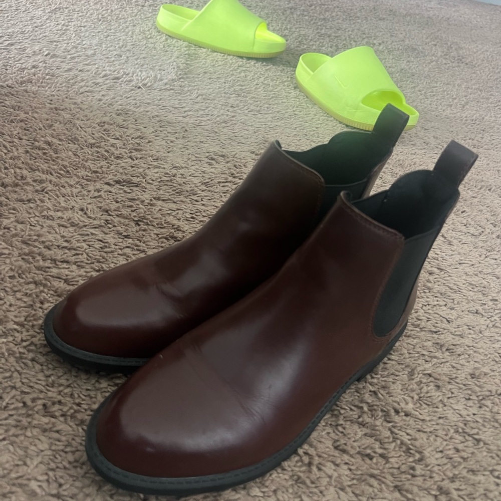 H&M Brown Ankle Boots with Classic Chelsea Design